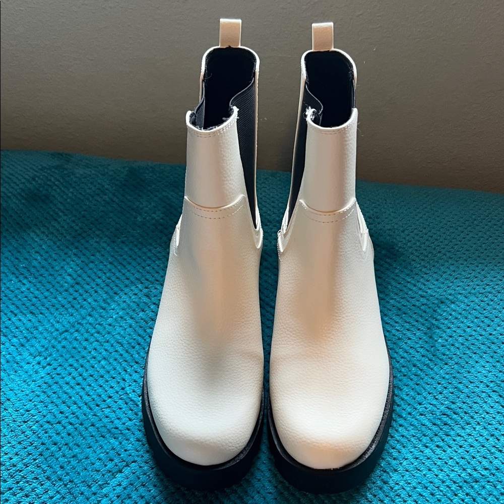 Old Navy Classic White Ankle Booties